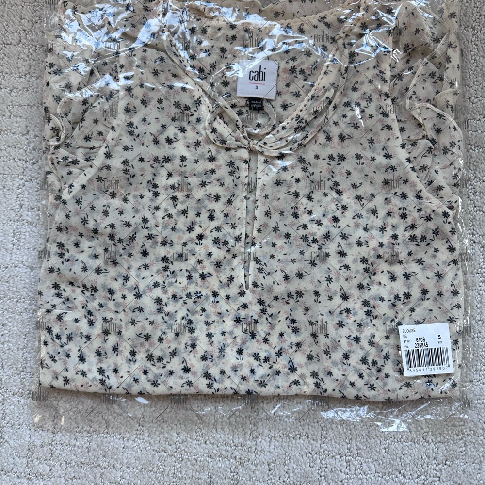 Cabi Cream Ruffle Blouse - Wishful Top - Picture 7 of 8